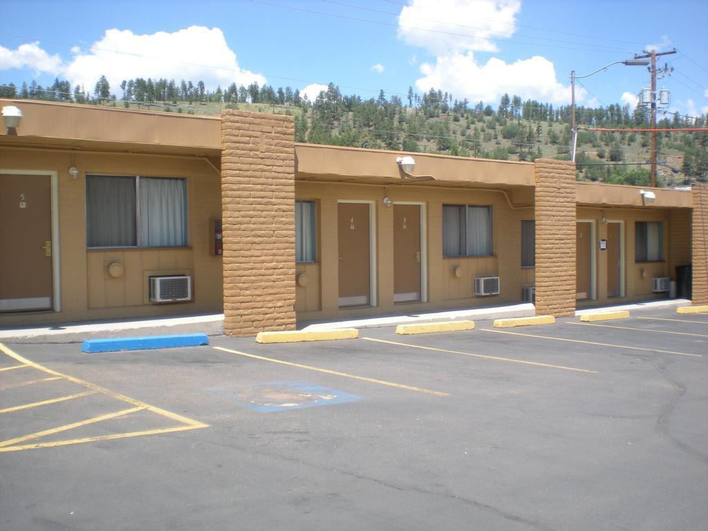 Snow Peak Inn Flagstaff Exterior photo
